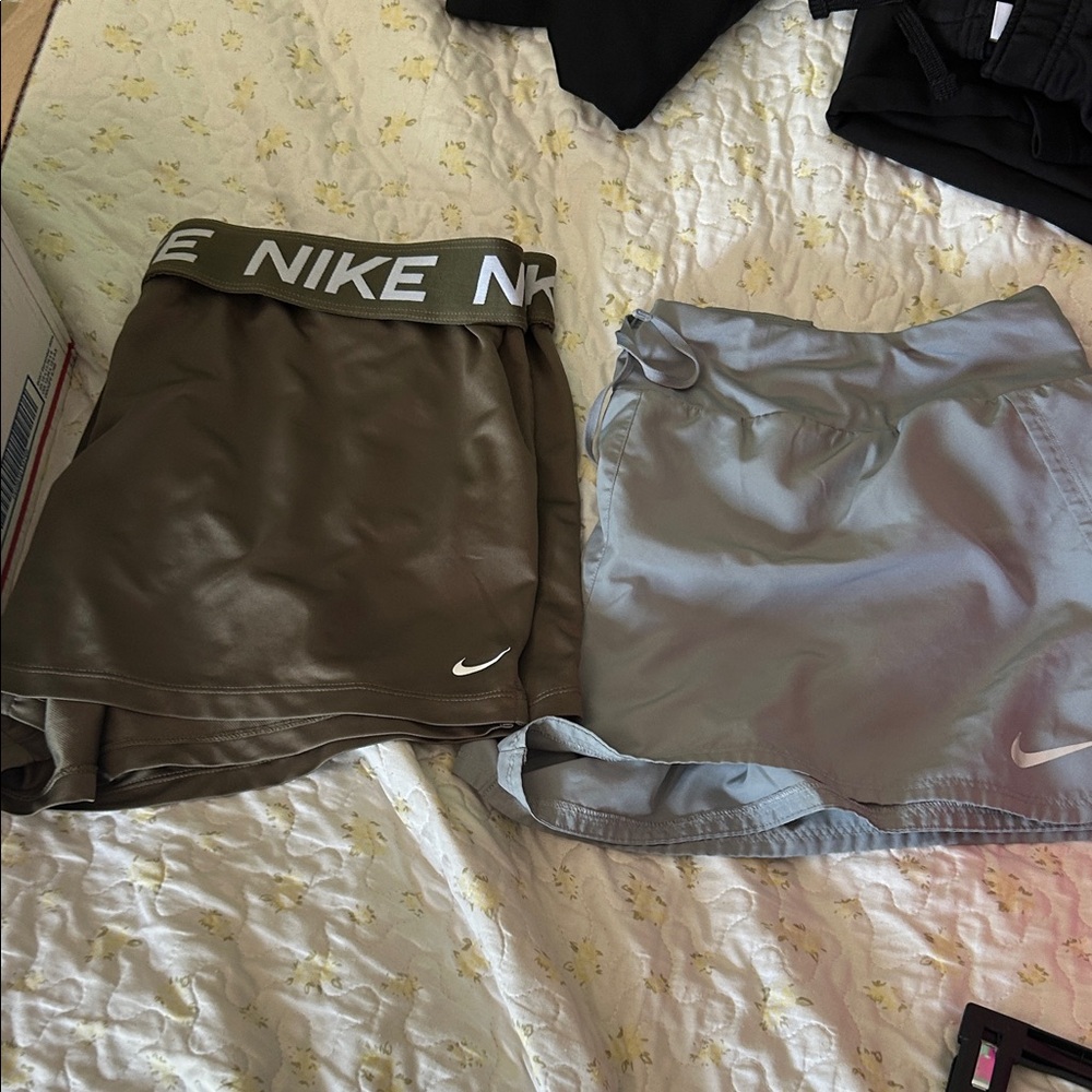 Nike Gray Dri-FIT Athletic Apparel 2 pairs EUC super comfortable!